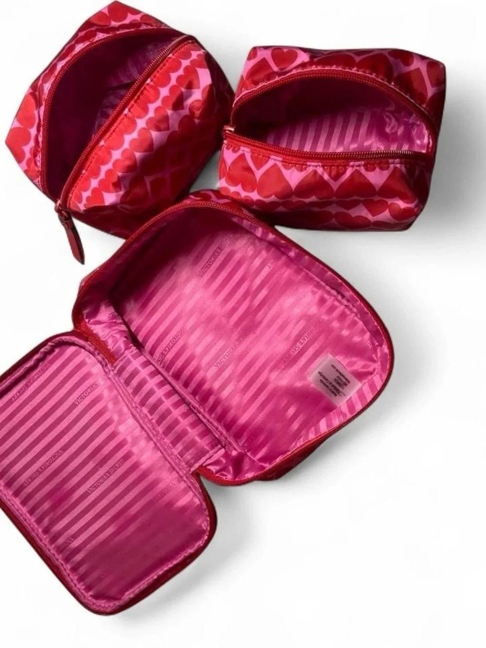NWOT Victoria's Secret 4-in-1 Cosmetic Set Red & Pink Hearts (Limited Edition)
